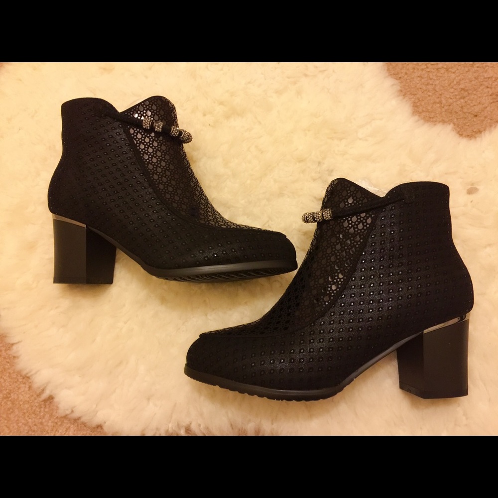 🔥New black suede leather boots with charms